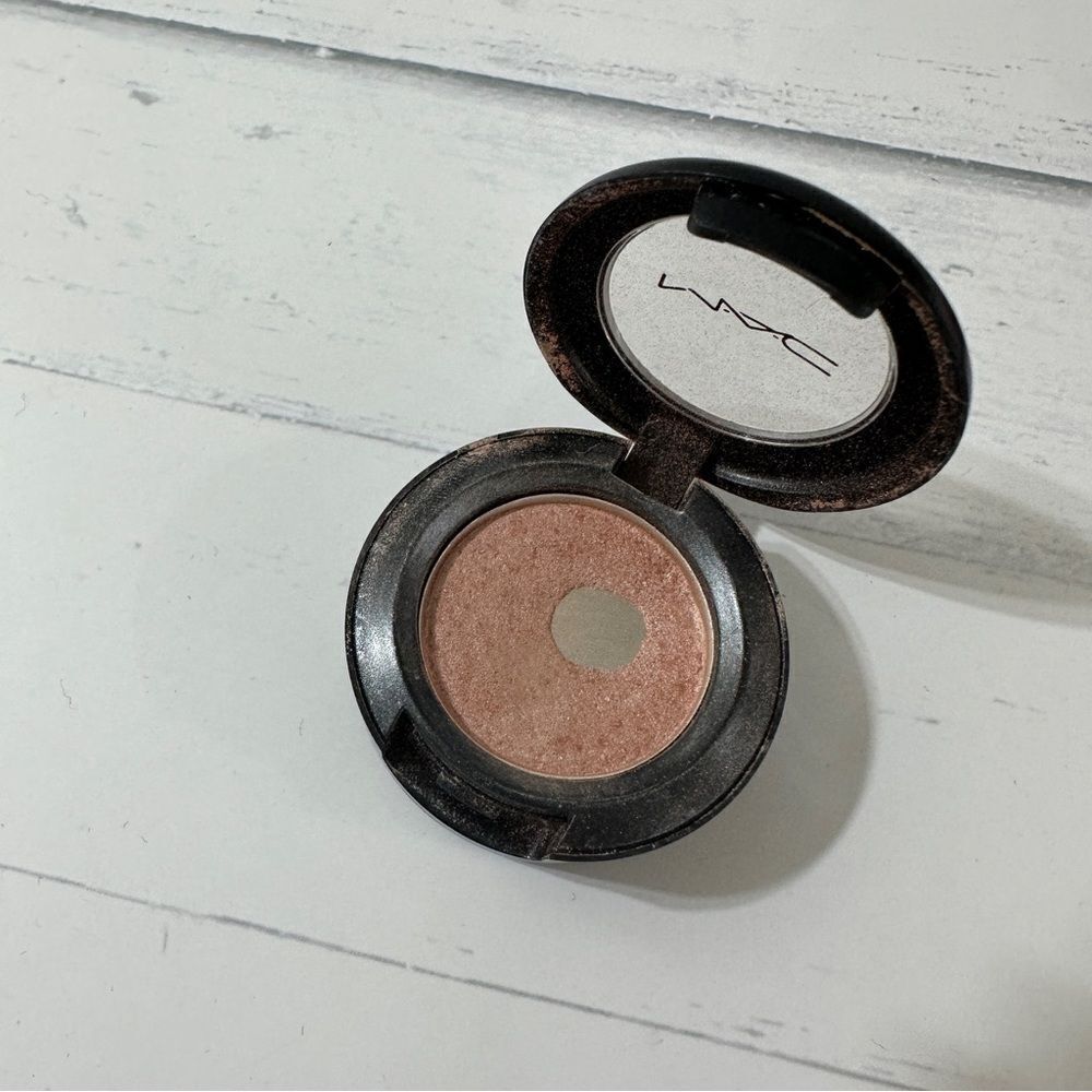Mac eyeshadow  
